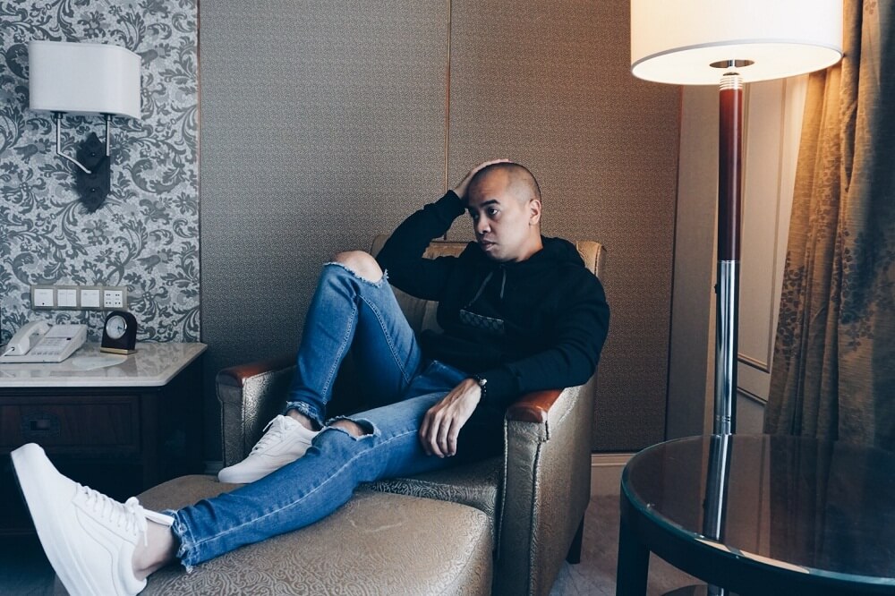 Anugrah Aditya terus berkontribusi untuk industri kreatif nusantara dengan cara mempopulerkan brand sneakers lokal